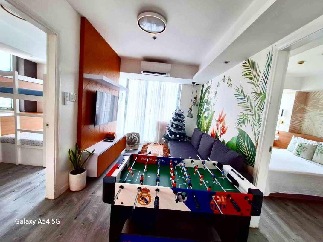 Manila Urban Resort At Azure Esterno foto