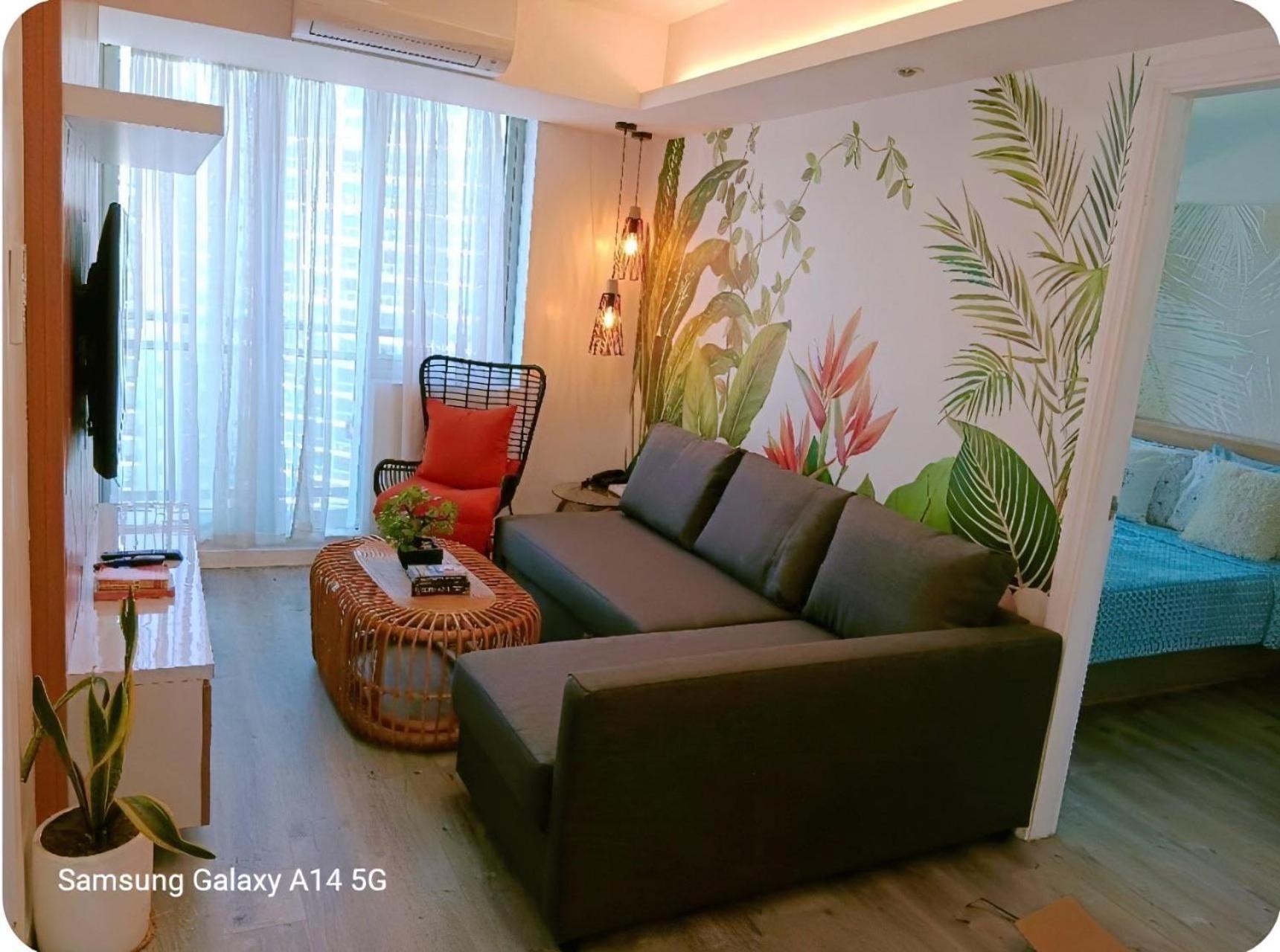 Manila Urban Resort At Azure Esterno foto