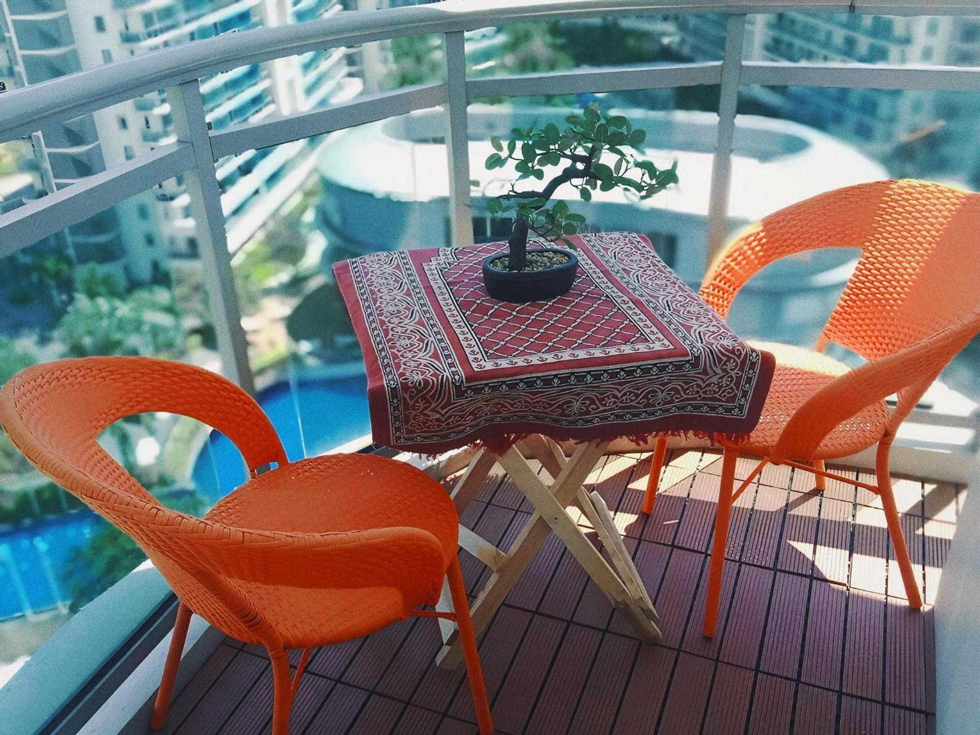 Manila Urban Resort At Azure Esterno foto