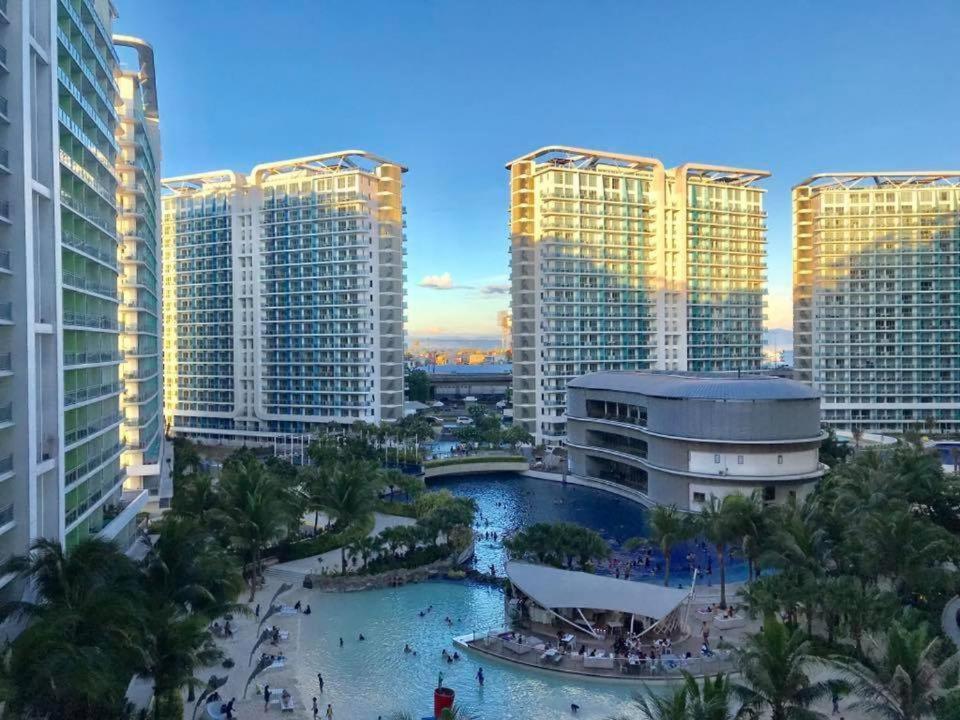 Manila Urban Resort At Azure Esterno foto