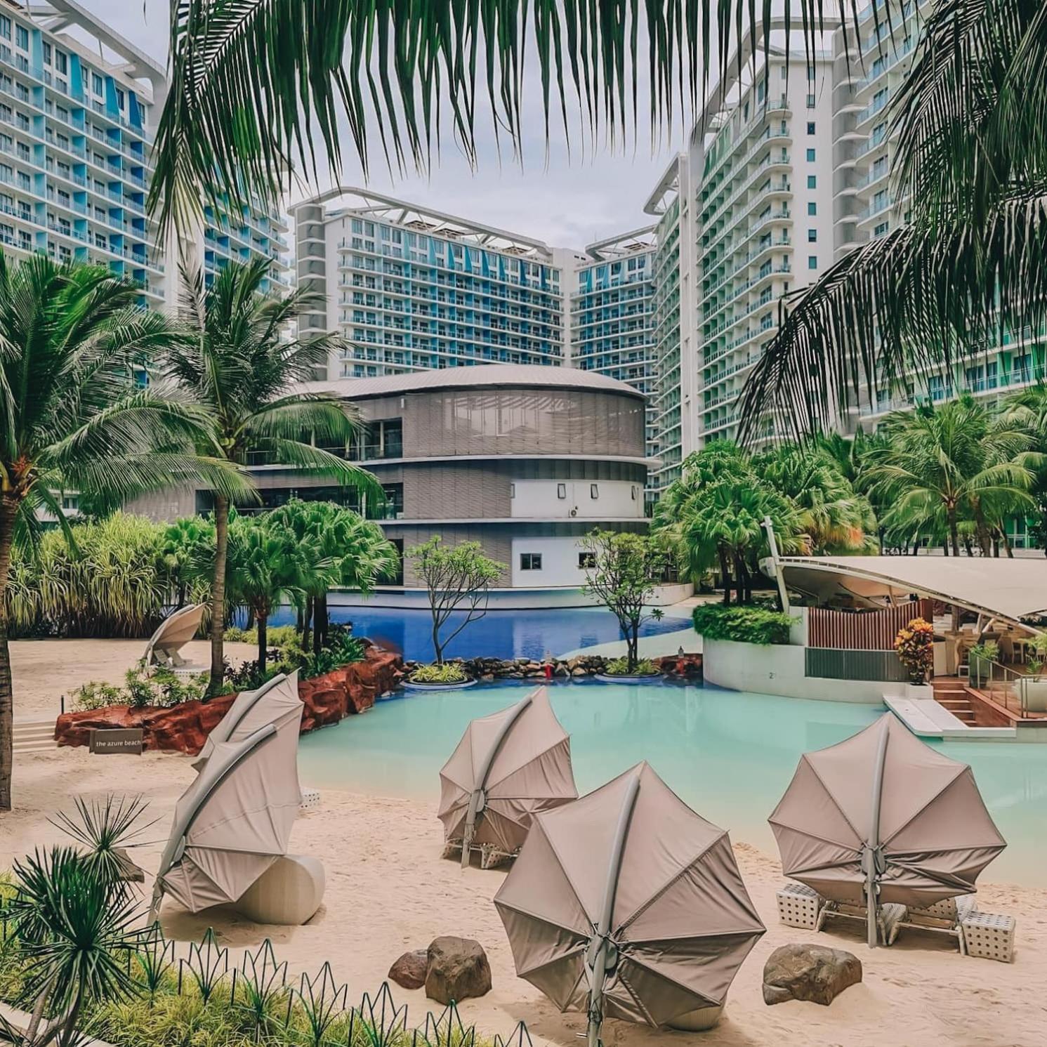 Manila Urban Resort At Azure Esterno foto
