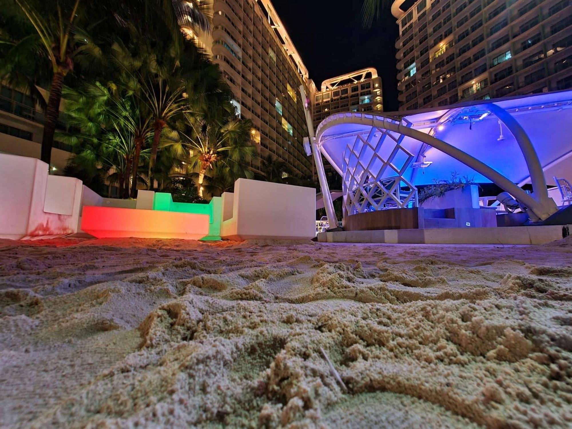 Manila Urban Resort At Azure Esterno foto