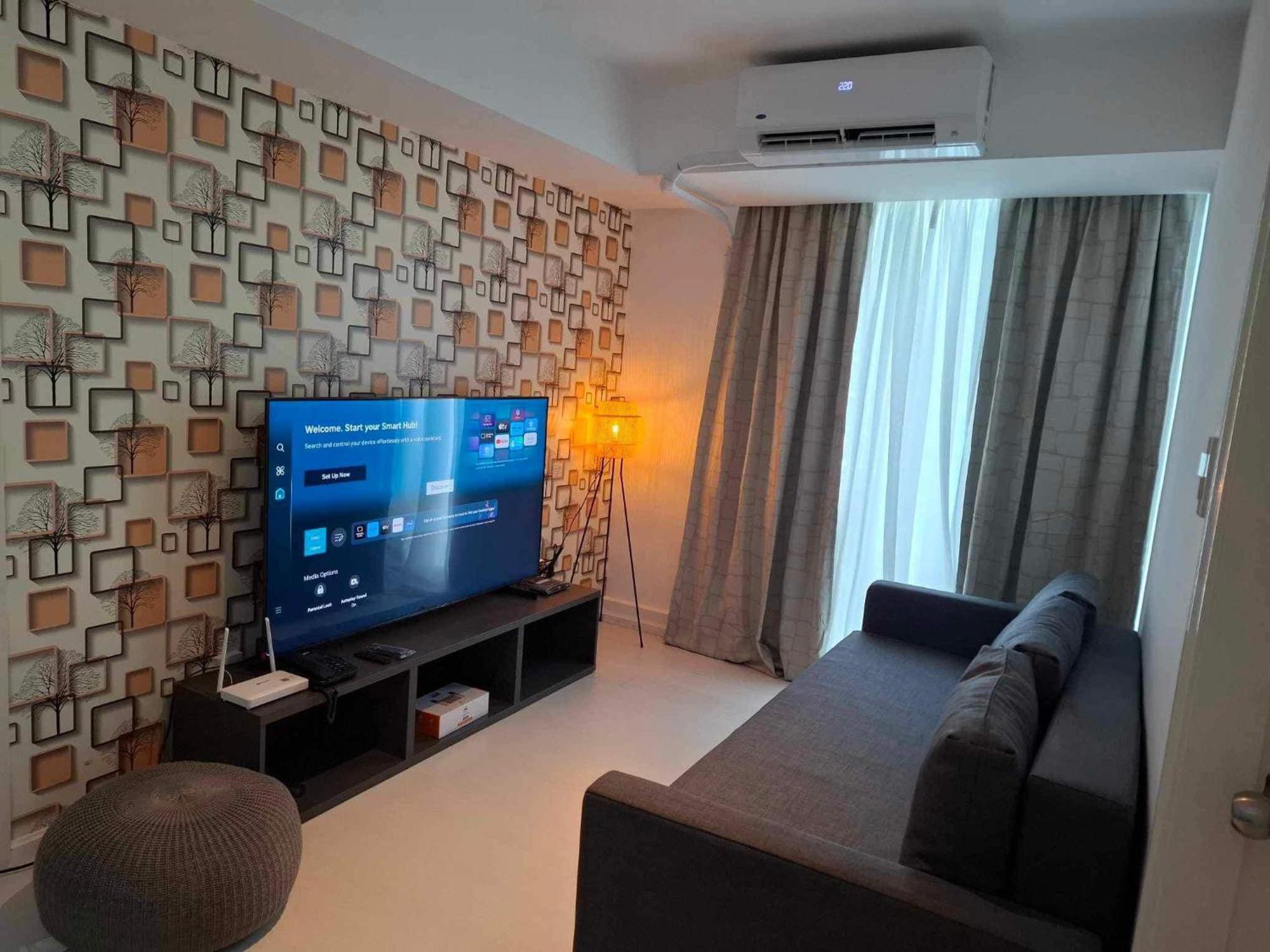 Manila Urban Resort At Azure Esterno foto